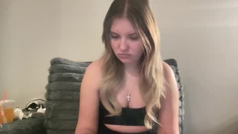 Snapshot of skiimaskabby chatting on 03/05/26, 01:01 skiimaskabby online show from 03/05/26, 01:01