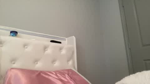 Snapshot of skiimaskabby chatting on 03/05/26, 07:54 skiimaskabby online show from 03/05/26, 07:54