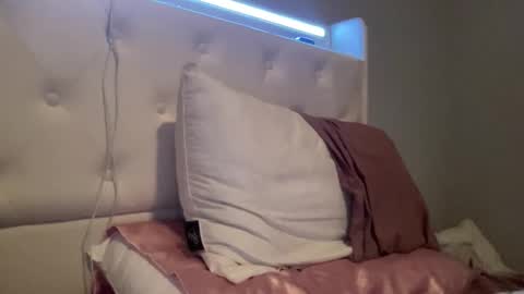 Snapshot of skiimaskabby chatting on 03/30/26, 01:17 skiimaskabby online show from 03/30/26, 01:17