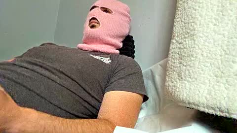 Snapshot of skimaskcouple89108 chatting on 10/07/25, 05:54 skimaskcouple89108 online show from 10/07/25, 05:54