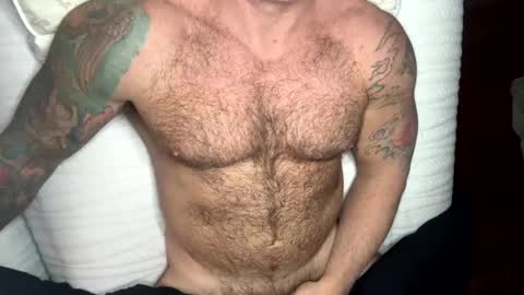 Snapshot of skimaskedbeef chatting on 01/01/25, 04:29 BEEF online show from 01/01/25, 04:29