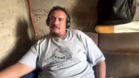 Snapshot of skinhell chatting on 11/01/25, 10:45 Elias online show from 11/01/25, 10:45