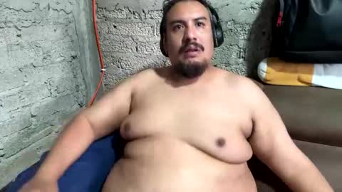 Snapshot of skinhell chatting on 11/05/25, 11:16 Elias online show from 11/05/25, 11:16