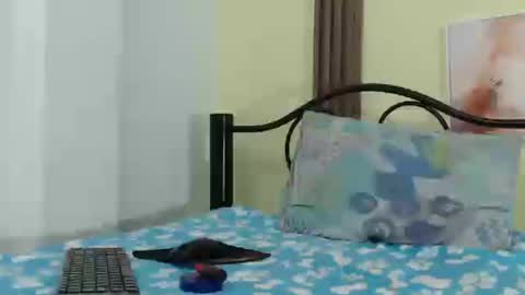 Snapshot of skinny18sexy chatting on 06/14/26, 07:49 skinny online show from 06/14/26, 07:49