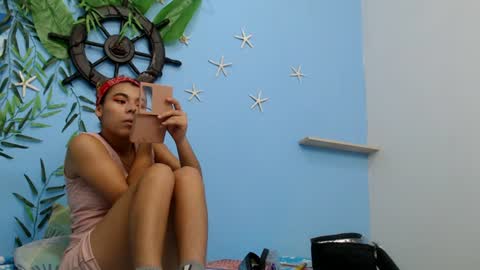 Snapshot of skinny18sexy chatting on 07/07/26, 01:59 skinny online show from 07/07/26, 01:59