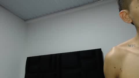 Snapshot of skinny_badboy chatting on 12/29/24, 12:20 E R O S online show from 12/29/24, 12:20