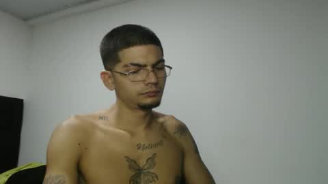 Snapshot of skinny_badboy chatting on 02/07/26, 03:21 E R O S online show from 02/07/26, 03:21