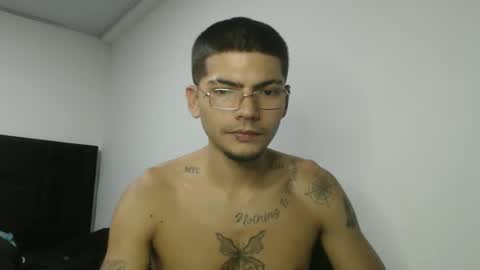Snapshot of skinny_badboy chatting on 02/09/26, 04:05 E R O S online show from 02/09/26, 04:05