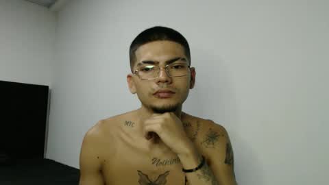 Snapshot of skinny_badboy chatting on 02/13/26, 05:25 E R O S online show from 02/13/26, 05:25