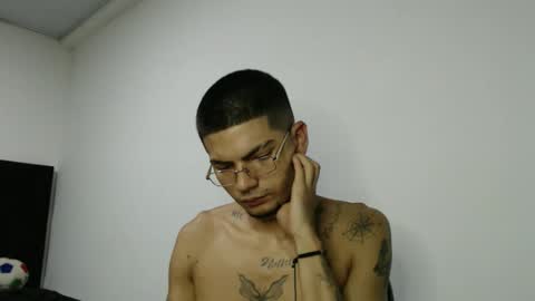 Snapshot of skinny_badboy chatting on 02/14/26, 03:25 E R O S online show from 02/14/26, 03:25