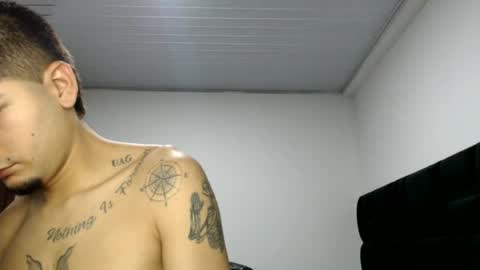 Snapshot of skinny_badboy chatting on 07/17/26, 01:23 E R O S online show from 07/17/26, 01:23