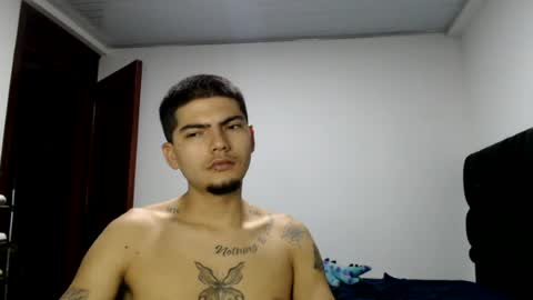 Snapshot of skinny_badboy chatting on 07/19/26, 01:31 E R O S online show from 07/19/26, 01:31