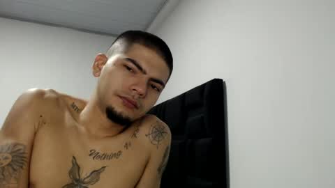Snapshot of skinny_badboy chatting on 07/26/26, 08:43 E R O S online show from 07/26/26, 08:43