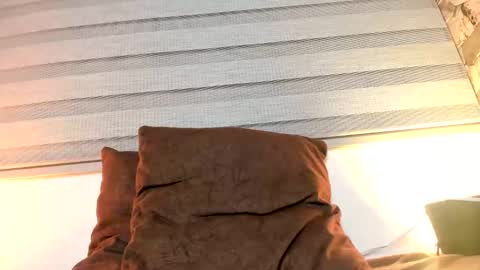 Snapshot of skinny_boy_hot chatting on 03/30/26, 05:41 skinny online show from 03/30/26, 05:41