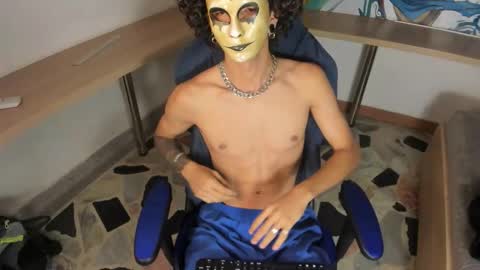 Snapshot of skinny_mac_ chatting on 03/12/26, 12:22 Mac online show from 03/12/26, 12:22