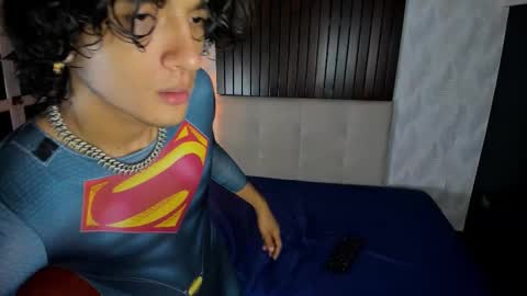 Snapshot of skinny_mac_ chatting on 03/18/26, 12:19 Mac online show from 03/18/26, 12:19