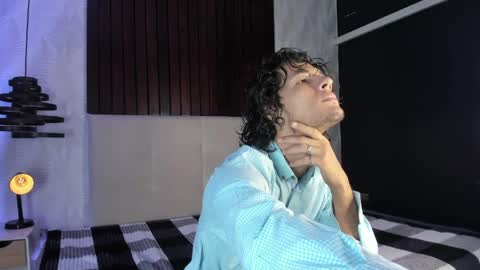 Snapshot of skinny_mac_ chatting on 03/31/26, 12:38 Mac online show from 03/31/26, 12:38