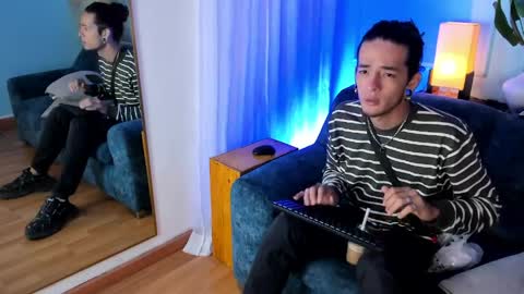 Snapshot of skinny_mac_ chatting on 04/04/26, 12:24 Mac online show from 04/04/26, 12:24