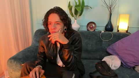 Snapshot of skinny_mac_ chatting on 04/05/26, 12:46 Mac online show from 04/05/26, 12:46