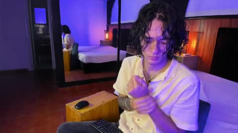 Snapshot of skinny_mac_ chatting on 04/20/26, 12:41 Mac online show from 04/20/26, 12:41