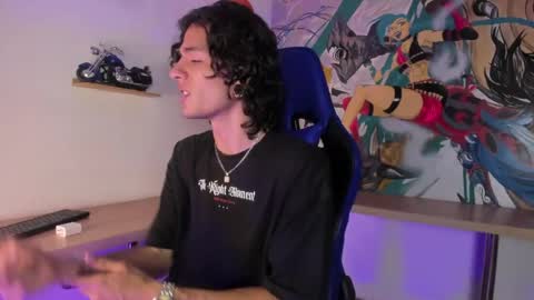 Snapshot of skinny_mac_ chatting on 04/21/26, 02:01 Mac online show from 04/21/26, 02:01