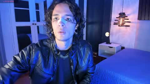 Snapshot of skinny_mac_ chatting on 04/25/26, 01:52 Mac online show from 04/25/26, 01:52