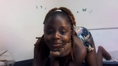 Snapshot of skinny_petite18 chatting on 07/10/26, 10:51 Munah online show from 07/10/26, 10:51