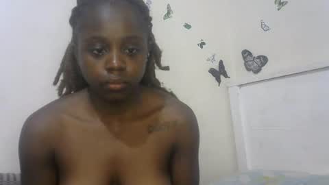 Snapshot of skinny_petite18 chatting on 07/16/26, 11:38 Munah online show from 07/16/26, 11:38