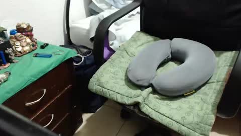 Snapshot of skinny_sexy666 chatting on 02/17/26, 02:13 skinny_sexy666 online show from 02/17/26, 02:13