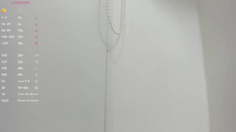 Snapshot of skinny_susana chatting on 10/26/25, 11:27 online show from 10/26/25, 11:27