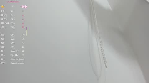 Snapshot of skinny_susana chatting on 10/28/25, 11:36 online show from 10/28/25, 11:36