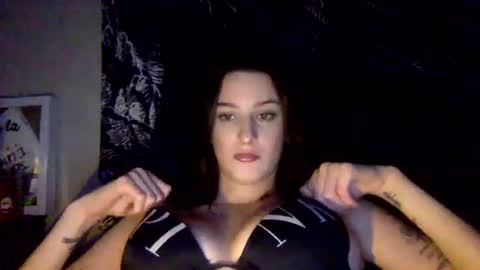 Snapshot of skinnyangel21 chatting on 11/27/25, 03:19 skinnyangel21 online show from 11/27/25, 03:19