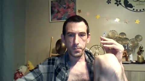 Snapshot of skinnybigcock2 chatting on 10/05/25, 02:32 SkinnyBigCock2 online show from 10/05/25, 02:32