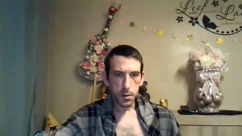 Snapshot of skinnybigcock2 chatting on 10/26/25, 06:08 SkinnyBigCock2 online show from 10/26/25, 06:08