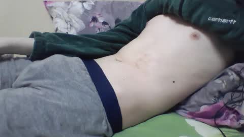 Snapshot of skinnycuteman chatting on 01/06/25, 11:42 skinnycuteb0y online show from 01/06/25, 11:42