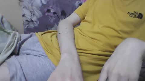 Snapshot of skinnycuteman chatting on 01/13/25, 06:38 skinnycuteb0y online show from 01/13/25, 06:38