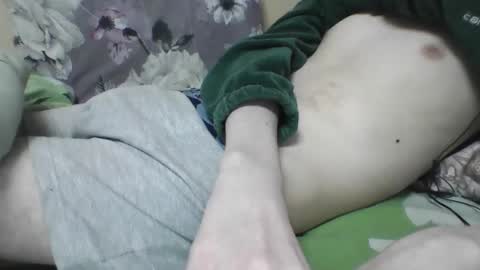 Snapshot of skinnycuteman chatting on 01/20/25, 02:25 skinnycuteb0y online show from 01/20/25, 02:25
