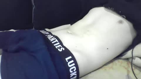 Snapshot of skinnycuteman chatting on 05/16/26, 07:34 skinnycuteb0y online show from 05/16/26, 07:34