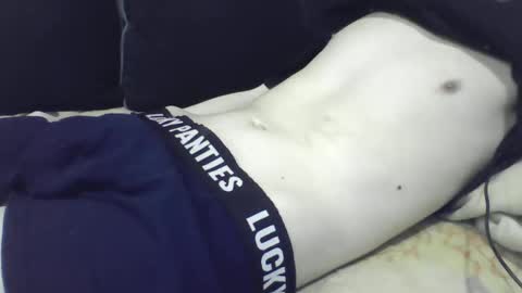 Snapshot of skinnycuteman chatting on 05/16/26, 07:56 skinnycuteb0y online show from 05/16/26, 07:56