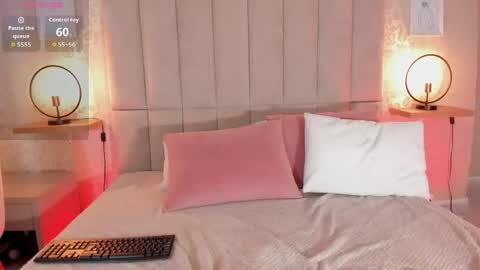 Snapshot of skinnydoll_1 chatting on 05/21/26, 03:41 Mila online show from 05/21/26, 03:41