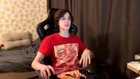 Snapshot of skinnyfitboi chatting on 04/27/26, 06:39 skinnyfitboi online show from 04/27/26, 06:39