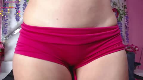 Snapshot of skinnyhorny_ chatting on 01/28/25, 08:36 SKINNYHORNY online show from 01/28/25, 08:36