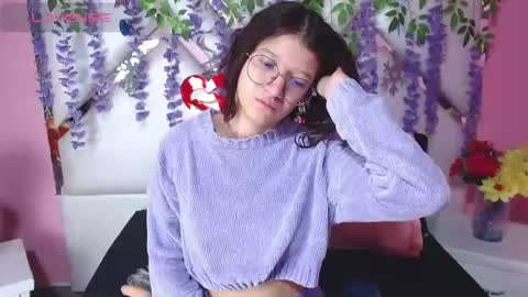 Snapshot of skinnyhorny_ chatting on 02/16/25, 02:42 SKINNYHORNY online show from 02/16/25, 02:42