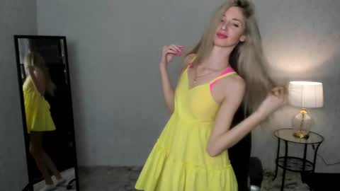 Snapshot of skinnyladyy chatting on 01/29/25, 02:09 Skinnyladyy online show from 01/29/25, 02:09