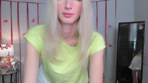 Snapshot of skinnyladyy chatting on 02/22/25, 02:06 Skinnyladyy online show from 02/22/25, 02:06