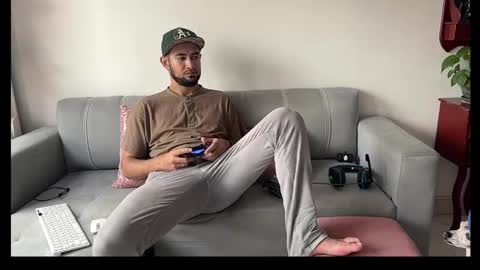 Snapshot of skinnylatin69 chatting on 02/20/25, 05:29 skinnylatin69 online show from 02/20/25, 05:29