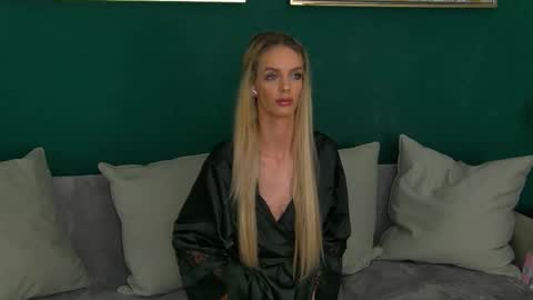 Snapshot of skinnynatty chatting on 03/19/26, 05:11 Natty online show from 03/19/26, 05:11