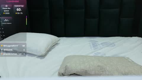 Karla  online show from 12/05/25, 03:59