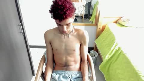 Snapshot of skinnypipe15 chatting on 10/17/25, 01:03 skinnypipe15 online show from 10/17/25, 01:03