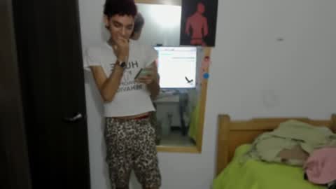 Snapshot of skinnypipe15 chatting on 10/21/25, 03:07 skinnypipe15 online show from 10/21/25, 03:07